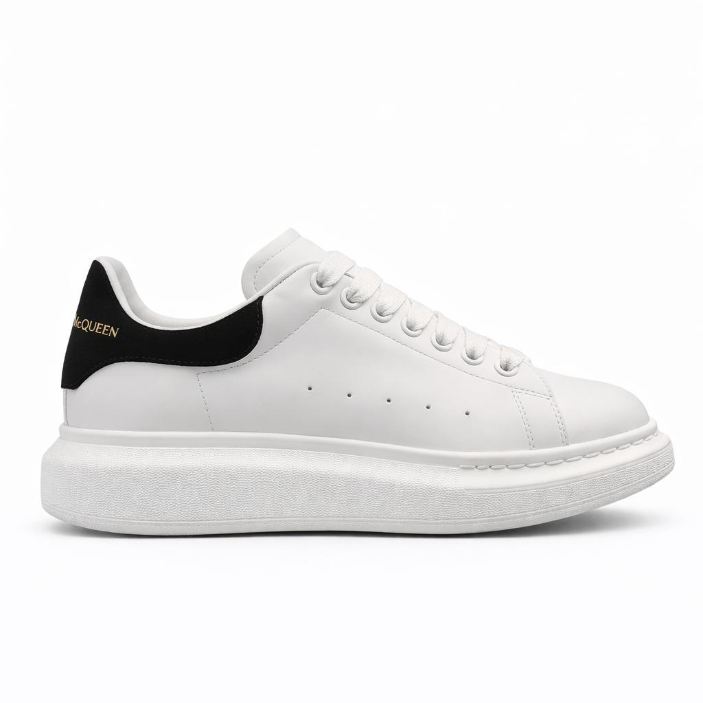Alexander McQueen Oversized sneaker in white