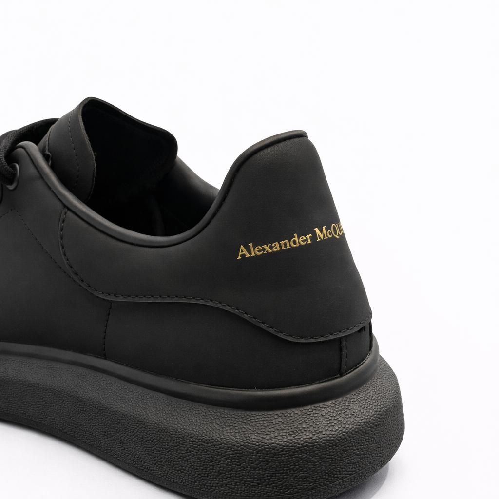 Alexander McQueen Oversized Sneaker in black